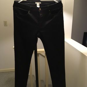 Black skinny pants
